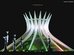 Construda para ser um centro religioso ecumnico, a obra de Oscar Niemeyer foi inaugurada em 1967 e, desde ento, encanta por suas linhas modernas, muito distintas das formas tradicionais das outras igrejas. O monumento de 40 metros de altura  sustentado por 16 arcos de concreto armado, circundados por um espelho d'gua. <br><br/> Palavras-chave: relaes culturais, Oscar Niemeyer, igrejas, ecumenismo, arquitetura, Distrito Federal.