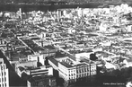 Nesta foto de 1944 a Av. Presidente Vargas est em fase final de construo. <br></br> Palavras-chave: relaes de produo, trabalho, poder, cultura, Rio de Janeiro, Getlio Vargas, urbanizao, desenvolvimento.