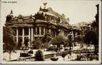 Teatro Municipal e Avenida Central no Rio de Janeiro, foto de Marc Ferrez (1909).<br></br> Palavras-chave: relaes de poder, relaes culturais, urbanismo.