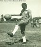 Foto do jogador de futebol Canhoteiro, anos 1950.<br><br/> Palavras-chave: relaes culturais, esporte, futebol, competio.