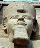 Esttua de Ramss II foi o terceiro Fara da XIX dinastia egpcia. Reinou entre 1279 a.C. e 1213 a.C. <br><br/> Palavras-chave: Egito antigo, fara, Ramss II, relaes de poder na atinguidade oriental.